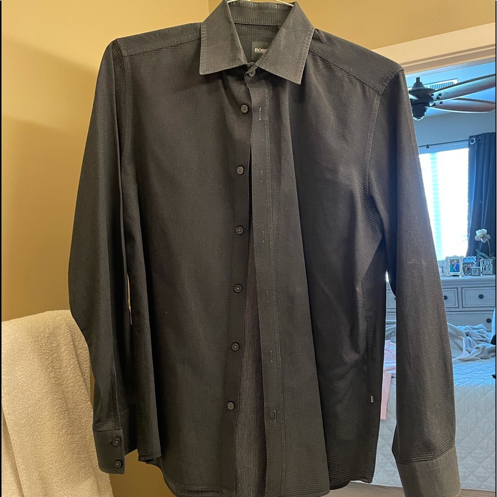Boss Men’s long sleeve button down, size M. Black
